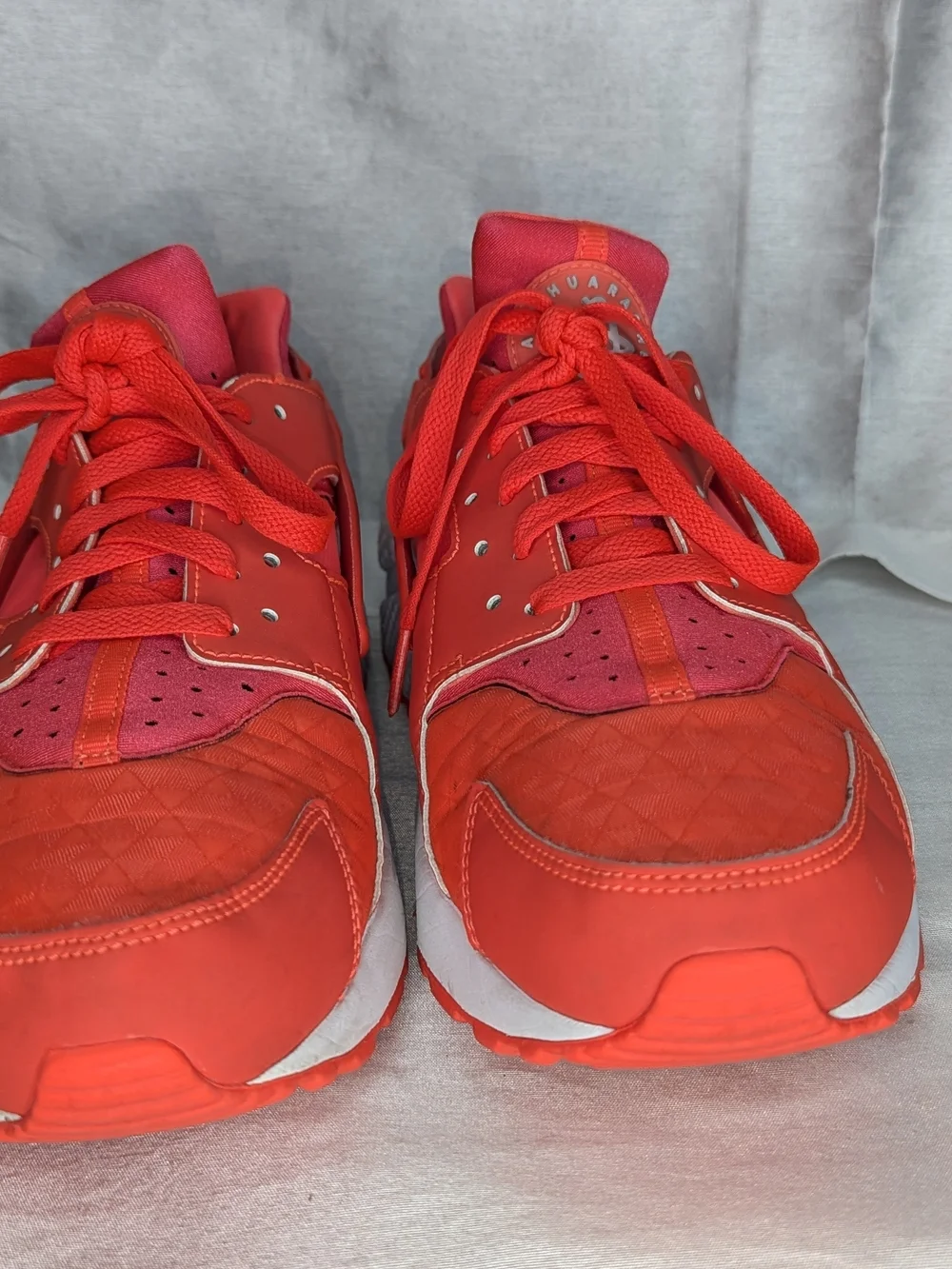 Nike Air Huarache Team Red Size 10 Low Top Lace-Up Sneakers 318429-608